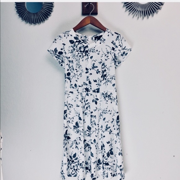 H&M Dresses & Skirts - Black and white floral dress